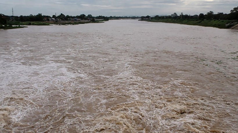 Weekend flooding threatens provinces in the Chao Phraya basin