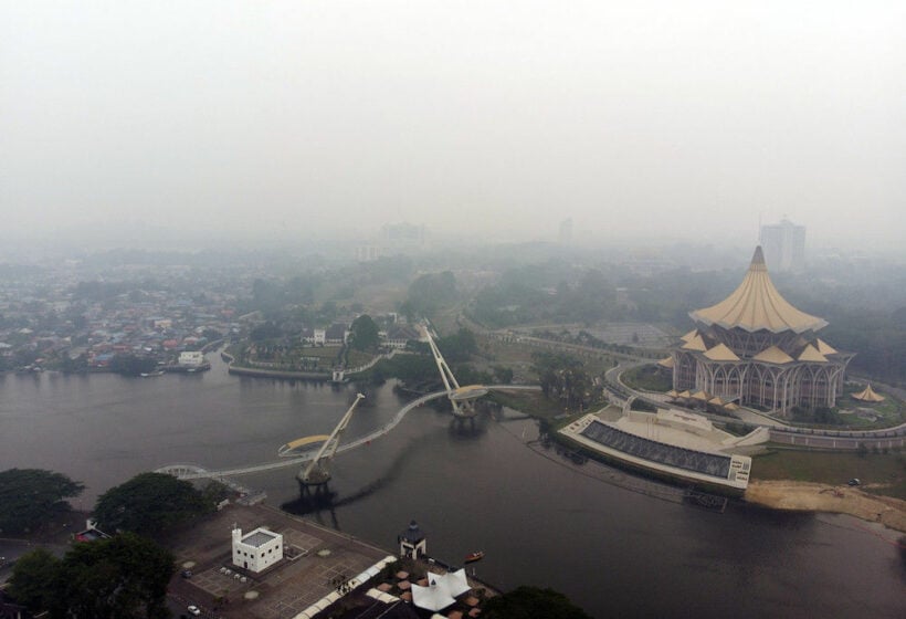 Smoke haze affecting neighbouring countries to Sumatra and Borneo islands