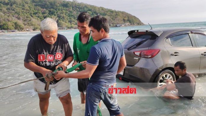 สาวระยอง ฉลองข้ามคืนจนเลยเถิด ขับรถกลับบ้าน แต่รู้ตัวอีกทีรถอยู่ในทะเล | News by The Thaiger