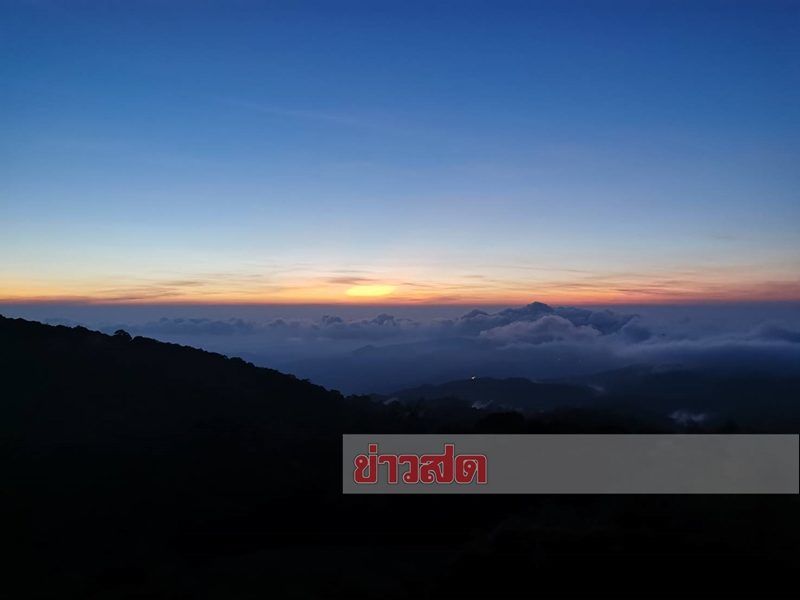 เย็นแล้ว! ดอยอินทนนท์เช้านี้อุณหภูมิลดเหลือ 5 องศา คนแห่ชมทะเลหมอก | The Thaiger