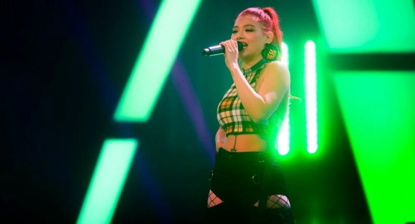 แพรจ๋า สาวผมแดงสุดแซ่บ ร้องดี ลีลาเลิศใน The Voice 2019 | The Thaiger
