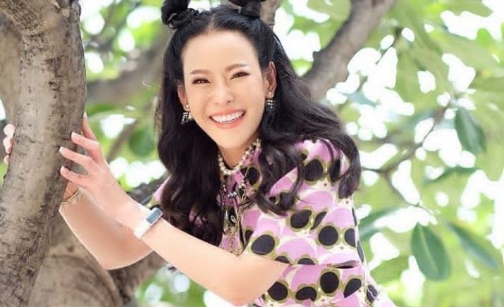 ตำรวจแจง หนิง ปณิตา เข้าข่ายทำผิด 4 ข้อหา นำรถไม่ได้จดทะเบียนมาวิ่งบนท้องถนน | The Thaiger