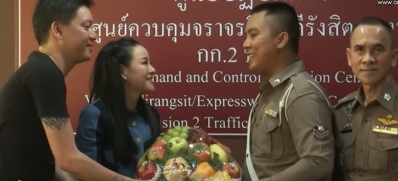 หนิง ปณิตา และสามีขอโทษตำรวจ แจงที่มารถมาเซราติ | The Thaiger