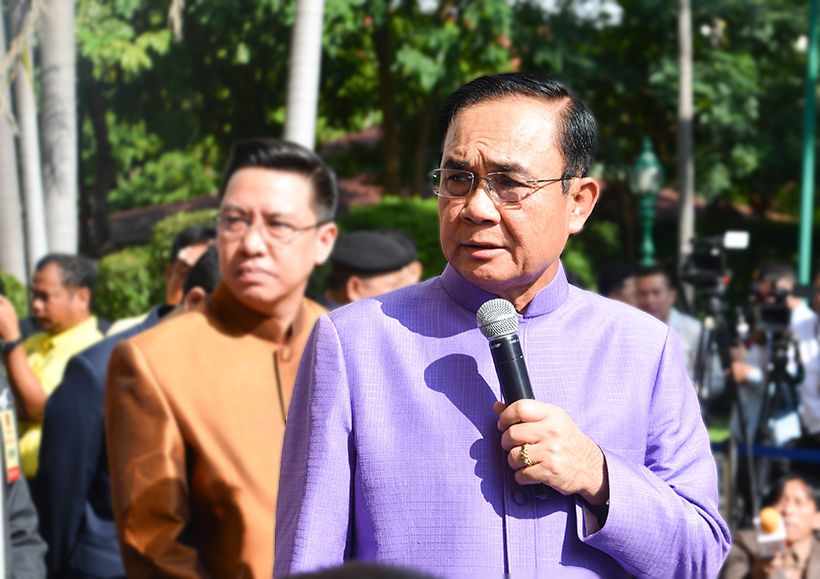 พลเอกประยุทธ์ ชวนคนไทยเลิกเหล้า เทศกาลกฐิน | The Thaiger