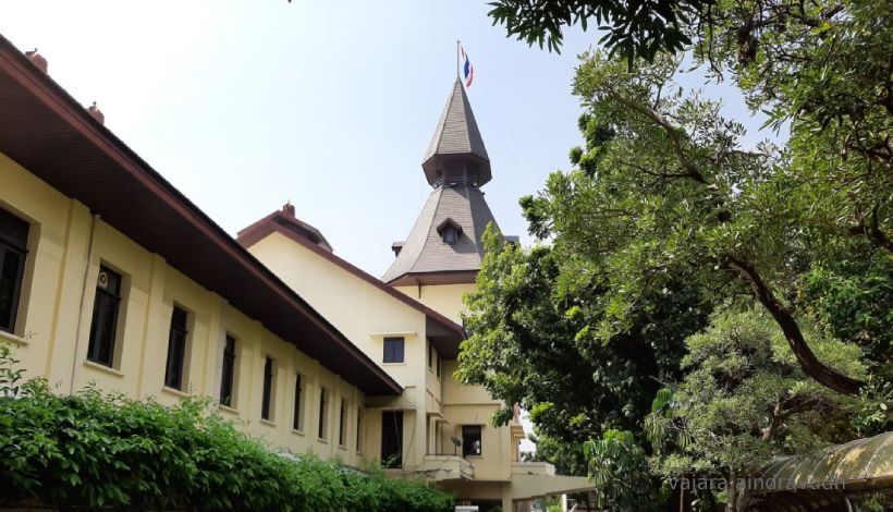 ธรรมศาสตร์ สอบปมอาจารย์ล่วงละเมิดนักศึกษา นัดแรกวันนี้ | The Thaiger