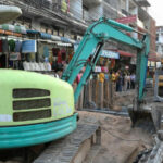 Pattaya mayor visits site of drainage work following complaints about traffic problems | Thaiger