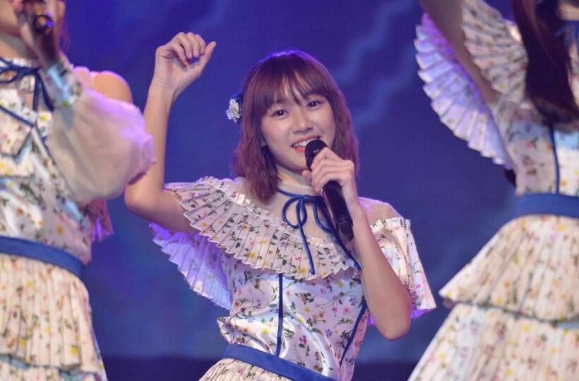 มัยร่า BNK48 โพสต์ภาพคอนเสิร์ต หลังจบการศึกษา | The Thaiger