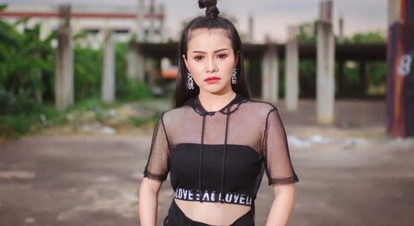 ประวัติใบปอ รัตติยา นักร้องลูกทุ่ง ราชินีรถแห่ | The Thaiger