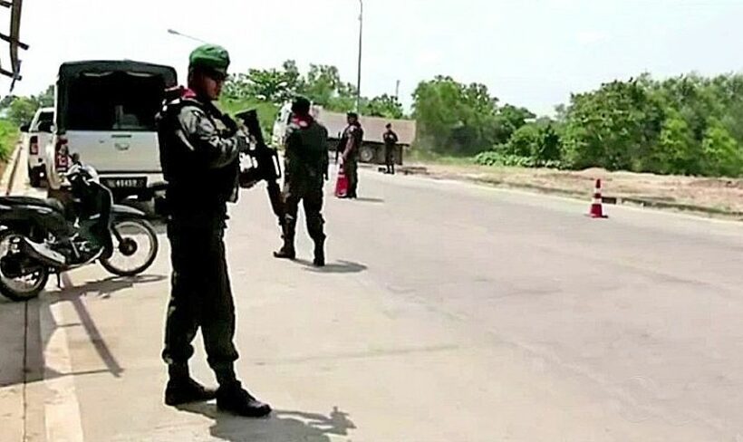 Insurgents detonate car-bomb and fire at a security outpost in Pattani