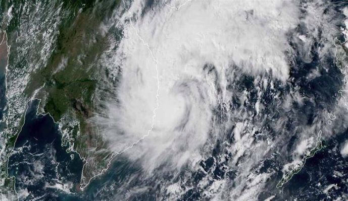 Tropical storm, strong winds, headed for Vietnam and Thailand