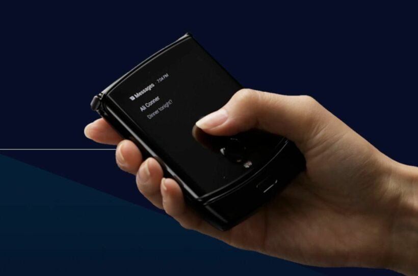 เปิดตัว Motorola Razr 2019 อย่างเป็นทางการ คืนชีพตำนานมือถือฝาพับสุดคลาสสิค | News by The Thaiger