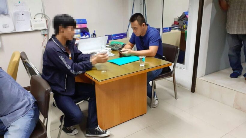รวบวัยรุ่นมือมีดแทงรุ่นพี่ดับ หลังชกต่อยกันในวงเหล้า | The Thaiger