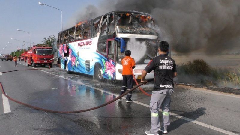 Wedding bus burns, passengers unharmed in Chai Nat