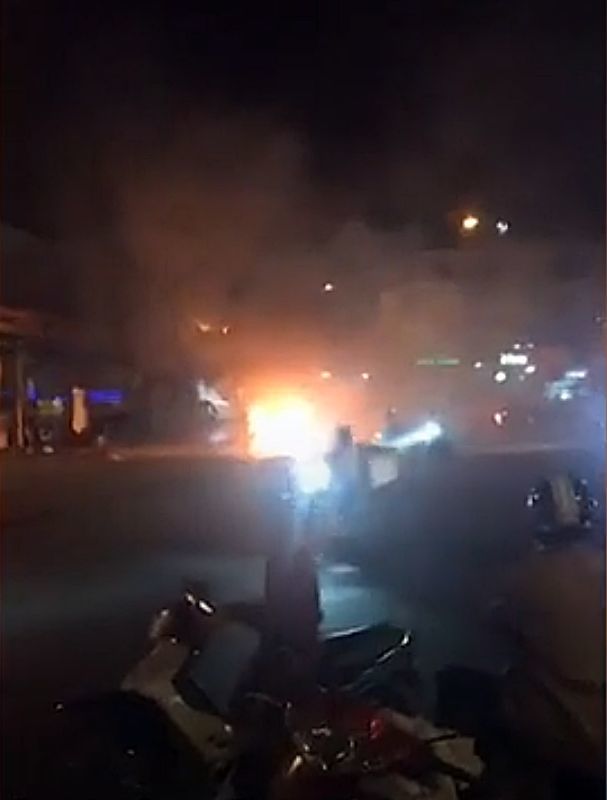 Bình Phước: Xe khách bị cháy rụi | News by Thaiger