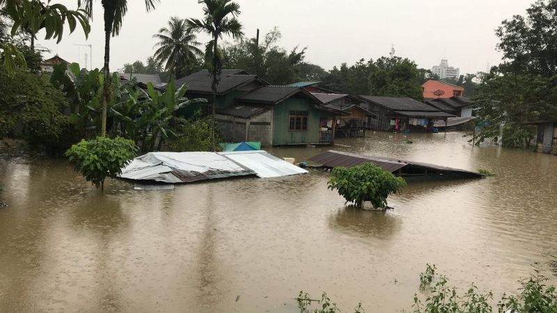 น้ำท่วมนราธิวาส ประกาศพื้นที่ประสบภัยพิบัติ 11 อำเภอ | The Thaiger