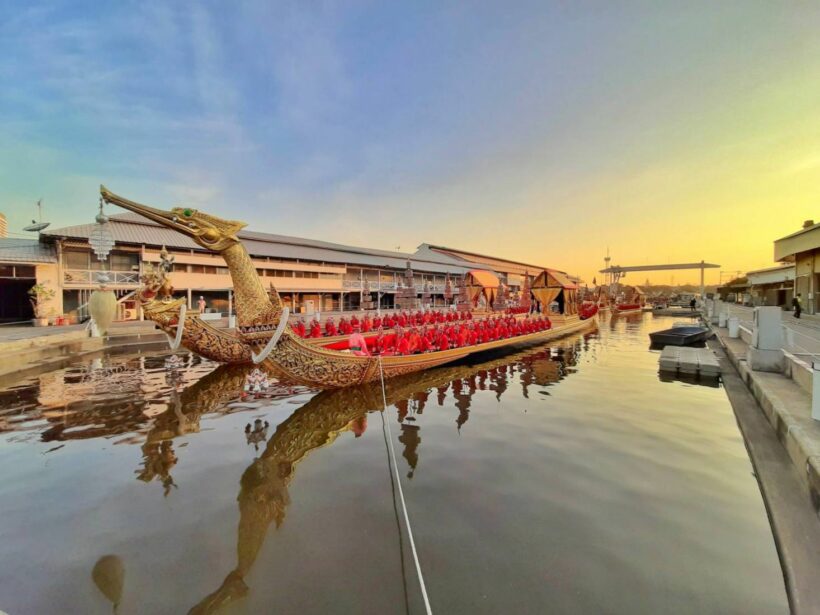 Live links to streaming coverage of the Royal Barge Procession in Bangkok