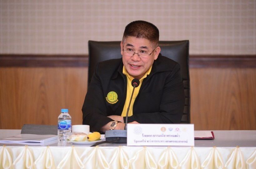 ธรรมนัสย้ำ ไม่อุ้มปารีณา ปมกรมป่าไม้แจ้งความฟาร์มไก่รุกป่า | The Thaiger