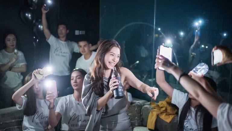 มิว นิษฐา จัดเต็มปาร์ตี้งานสละโสด ร้อง เต้น รั่ว ซึ้ง(คลิป) | The Thaiger