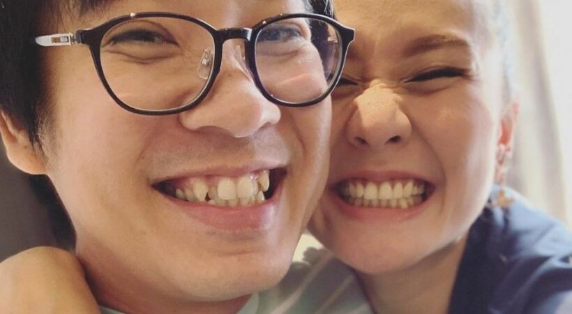 ปิงปอง ให้กำลังใจ พัดชา AF เรียบง่ายแต่อบอุ่น | The Thaiger