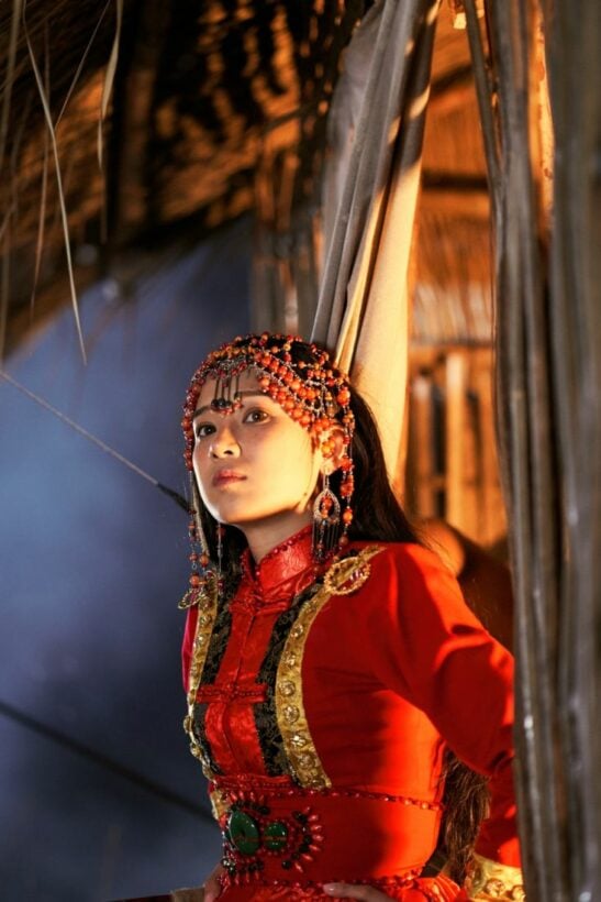 Hoàng Yến Chibi tung sản phẩm mới lung linh như phim cổ trang kiếm hiệp | News by Thaiger