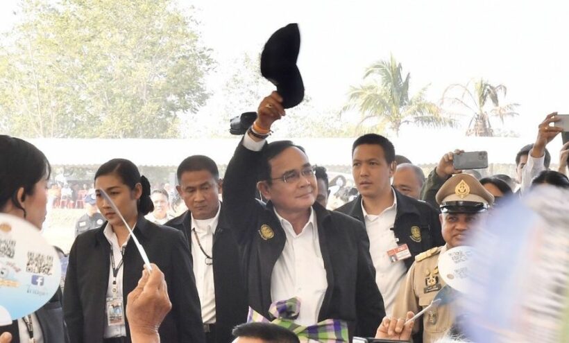 นายกรัฐมนตรีลงพื้นที่ชัยภูมิ แก้ภัยแล้ง | The Thaiger