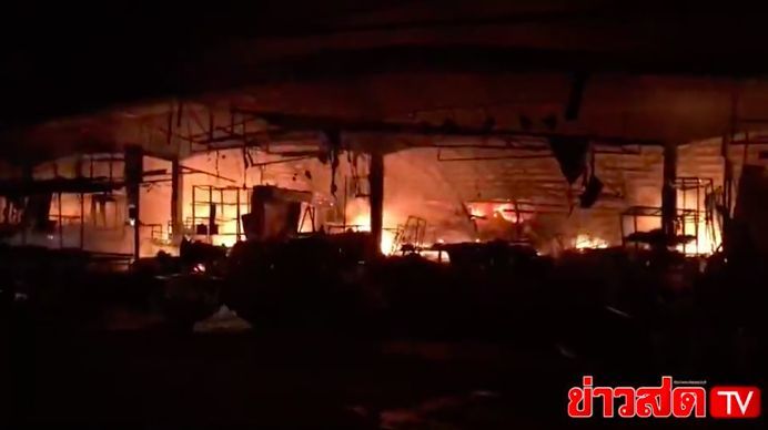 ไฟไหม้ตลาดใหม่แม่กิมเฮง โคราช ระดมรถดับเพลิงนับ 30 คัน | News by The Thaiger