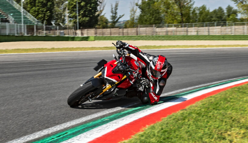 Ducati StreetFighter V4 สเปคระดับซุปเปอร์ไบค์ ในคราบสปอร์ตเนกเก็ต | News by The Thaiger