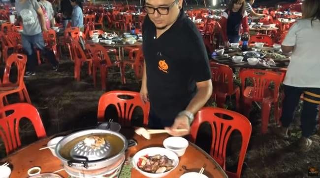 ป๋อง กพล พร้อมทีมงาน จัดโต๊ะจีนผี 100 โต๊ะ เสียงเซ็นเซอร์ดังรัวๆ หลอนทั้งทีม | News by The Thaiger