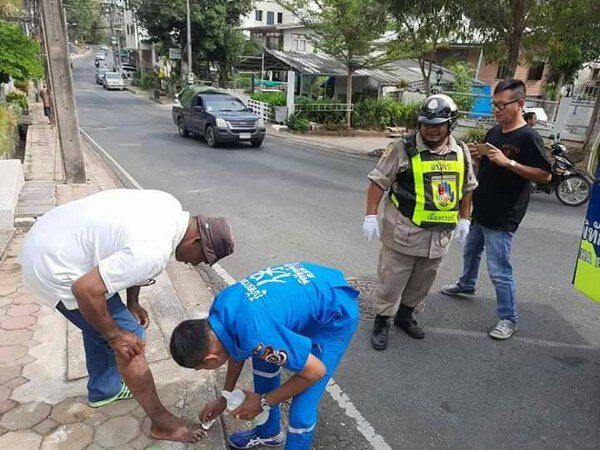 Community volunteer jumps out in front of two out-of-control motorbikes