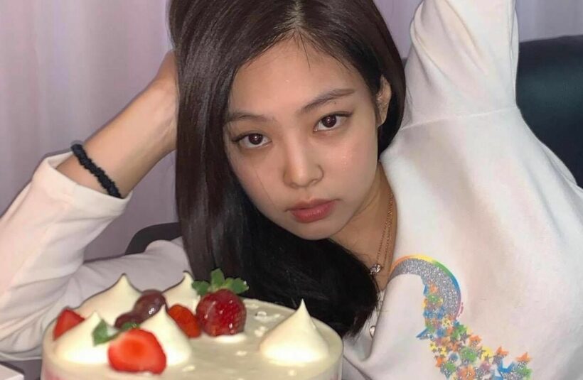 คลิปเบื้องหลังซ้อมเต้นเจนนี่ Blackpink ต้อนรับวันเกิด | The Thaiger