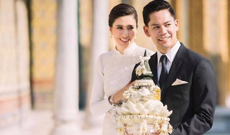 กรณ์-ศรีริต้า เข้าเฝ้า สมเด็จพระสังฆราช เป็นสิริมงคลชีวิตคู่ | The Thaiger