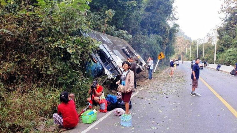 Tour bus crash in northern Thailand injures 8