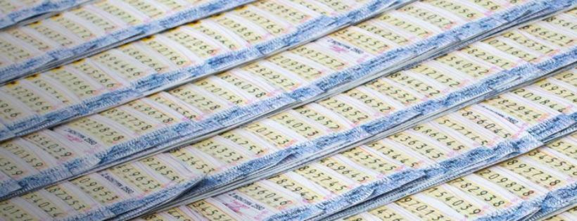 หนุ่มถูกรางวัลที่1 ผลาญเงินซื้อยาบ้า ทำร้ายแม่ ทำลายข้าวของ | The Thaiger