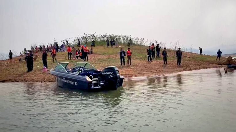 1 person dead, 4 remain missing after boat capsize on reservoir near Laos border