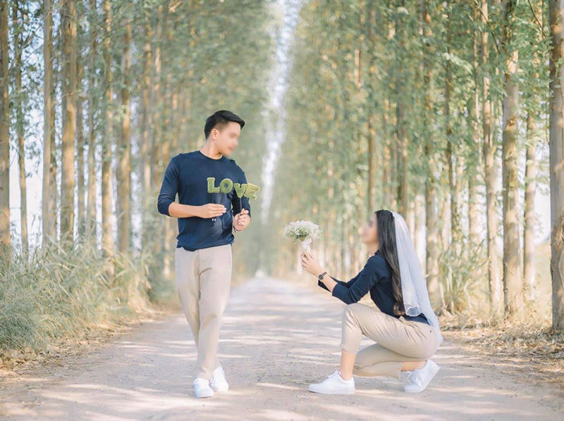 สลดใจครูสาว วัย 24 เพิ่งบรรจุได้ 3 เดือน ถูกกระบะขับสวนชนอย่างจัง เสียชีวิตติดคารถ | The Thaiger
