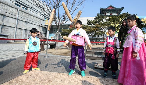 Phong tục đón Tết truyền thống Seollal của người Hàn Quốc | News by Thaiger