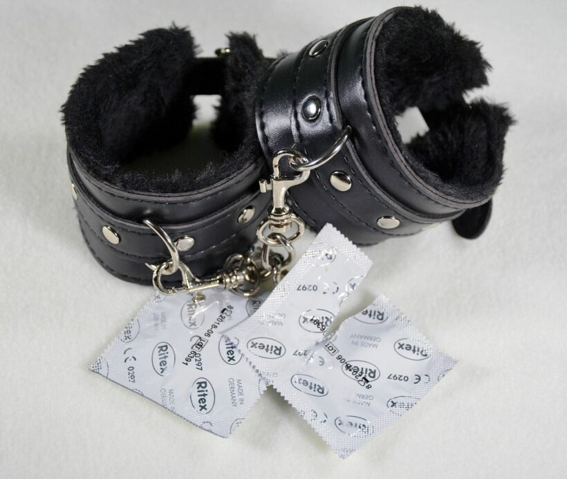 “หนังโป๊ – Sex toy” ถูกกฎหมาย ขอเสนอทางเลือกในการลดปัญหาการข่มขืนในประเทศไทย | The Thaiger
