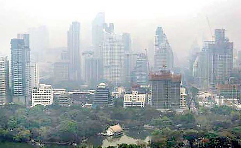 Bangkok haze and smog continues over the weekend