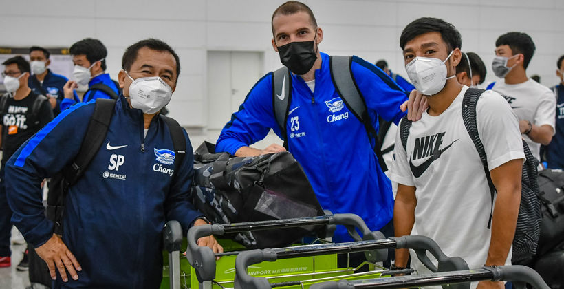 แฟนบอลห่วง! ชลบุรี เตรียมอุ่นแข้งที่ จีน – “บิ๊กบอล” เผยแผนรับมือ ไวรัสโคโรน่า | The Thaiger