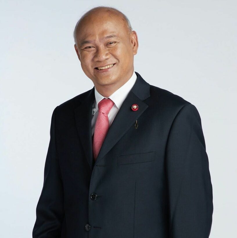 พล.ท.พงศกร รอดชมพูลาออกรองหัวหน้าพรรคอนาคตใหม่ ปมอยู่บ้านหลวงหลังเกษียณ | The Thaiger