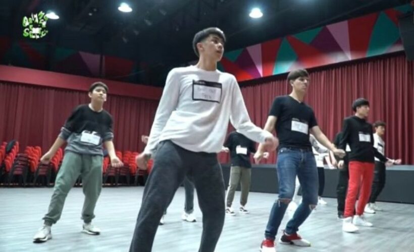 จ๊อบซัง ชี้แจงประเด็น The Brothers ใช้พื้นที่เธียร์เตอร์ BNK48 | The Thaiger