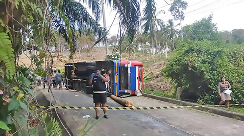 2 dead, 18 injured in Nakhon Si Thammarat bus crash