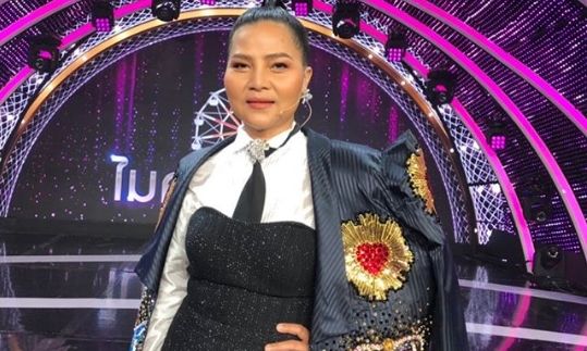 มากับดวง! สุนารี ถูกลอตเตอรี่กว่า 80 ใบ | The Thaiger