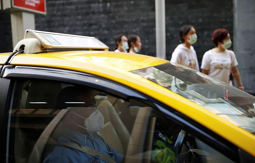 Такси тайцы. Такси коронавирус. Водитель в Таиланде. Тайский таксист. Китайский таксист.