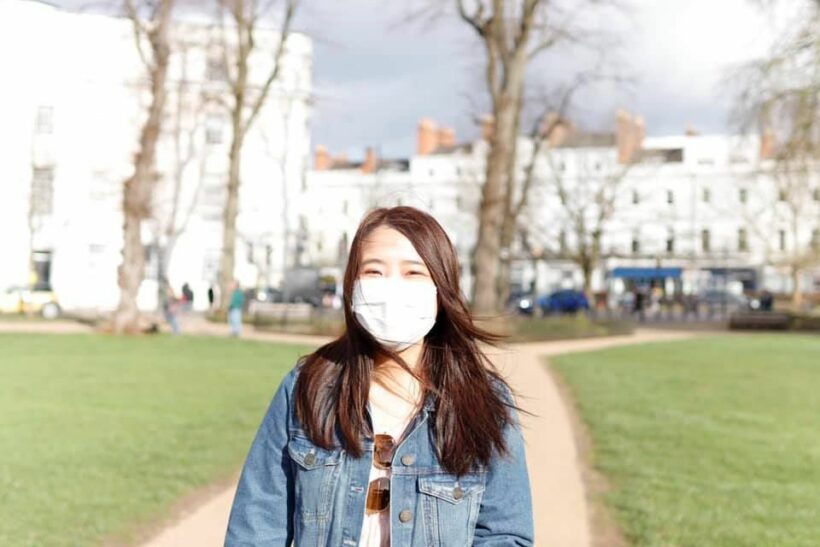หญิงสาวชาวไทยในอังกฤษโดนเหยียดหยามหลังสวมหน้ากากอนามัย | The Thaiger