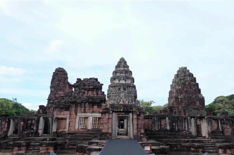 ผู้ว่าฯ บุรีรัมย์ ประกาศปิดจังหวัด ป้องกันโควิด19ระบาด | The Thaiger