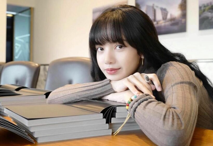 ลิซ่า BLACKPINK ติดเทรนด์โลก หลังบลิ๊งแห่อวยพรวันเกิด | The Thaiger