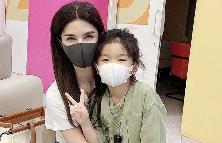 แม่โบว์-น้องมะลิ เผยผลตรวจโควิด-19 | The Thaiger