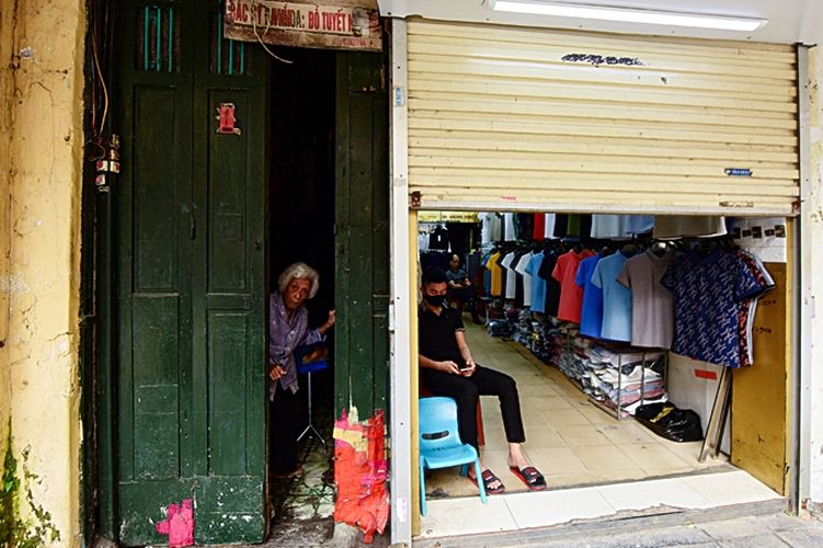 Covid-19: Hà Nội vắng tanh sau lệnh đóng cửa hàng dịch vụ | News by The Thaiger