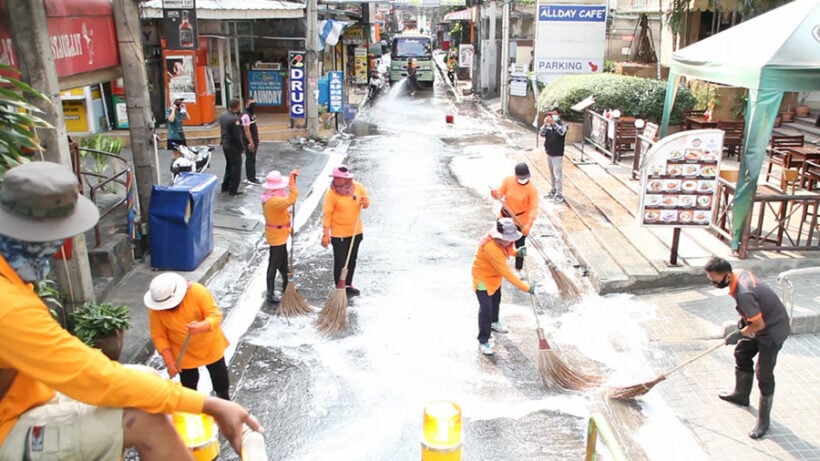 Pattaya beach clean up